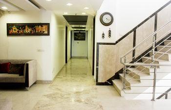 Oyo Premium Rajouri Garden Janta Market นิวเดลี ภายนอก รูปภาพ