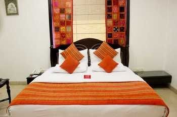 Oyo Premium Rajouri Garden Janta Market นิวเดลี ภายนอก รูปภาพ